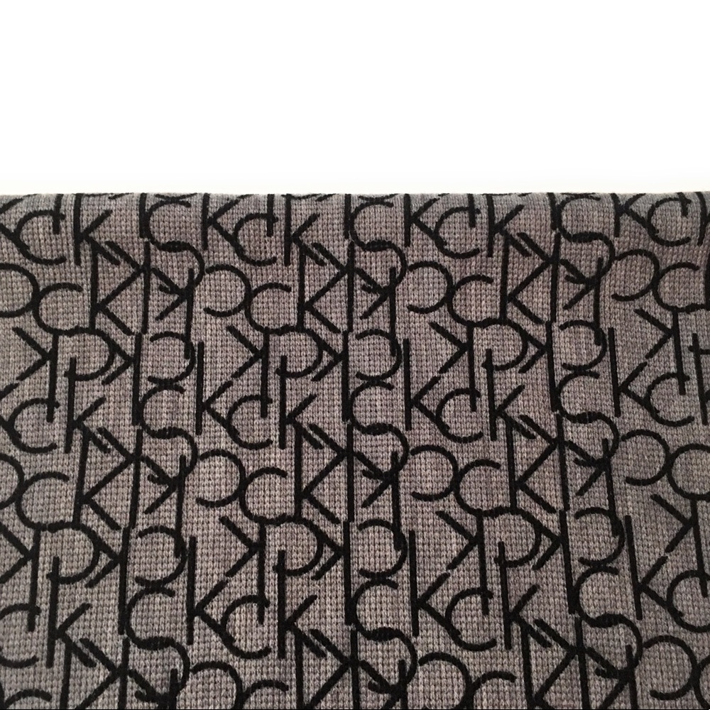 BRAND NEW CALVIN KLEIN SCARF